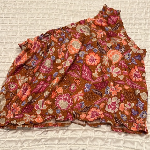 Ann Taylor one shoulder top. - Picture 3 of 3